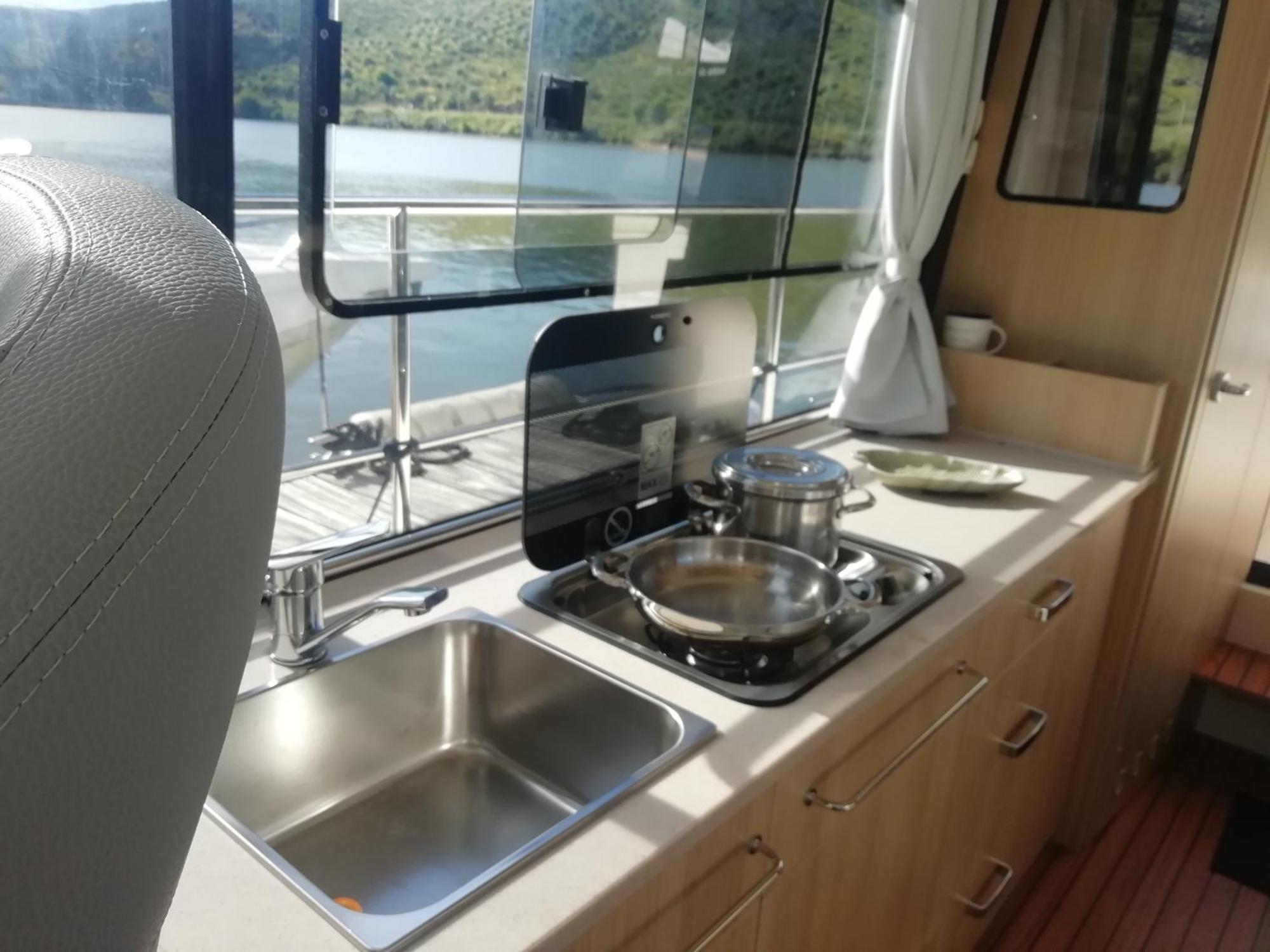 Koolhouse Boat Hotell Vila Nova de Foz Côa Eksteriør bilde