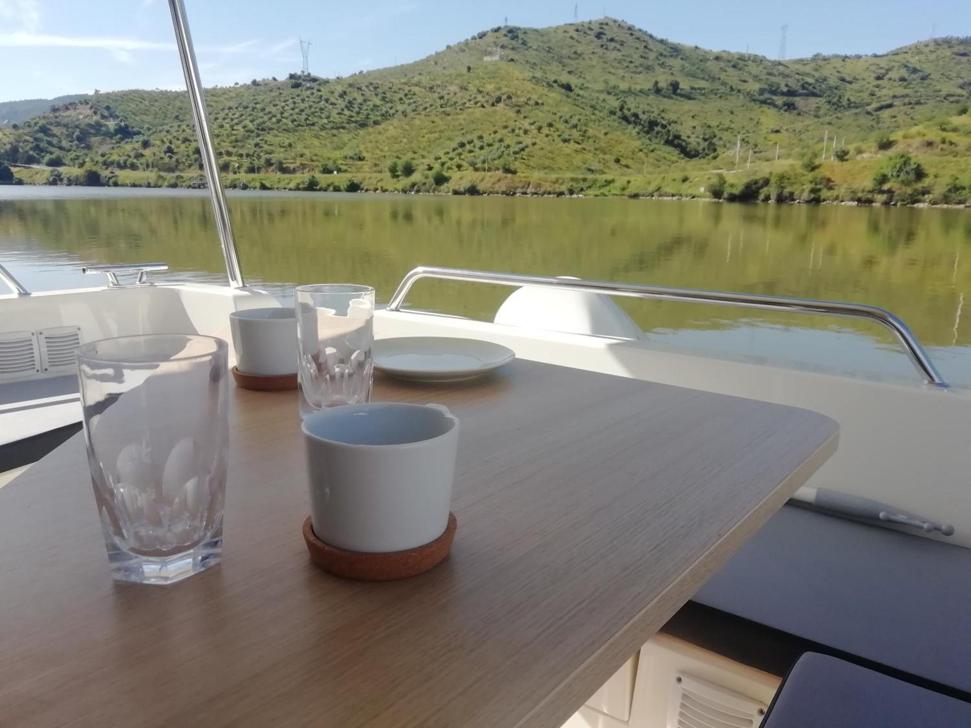 Koolhouse Boat Hotell Vila Nova de Foz Côa Eksteriør bilde