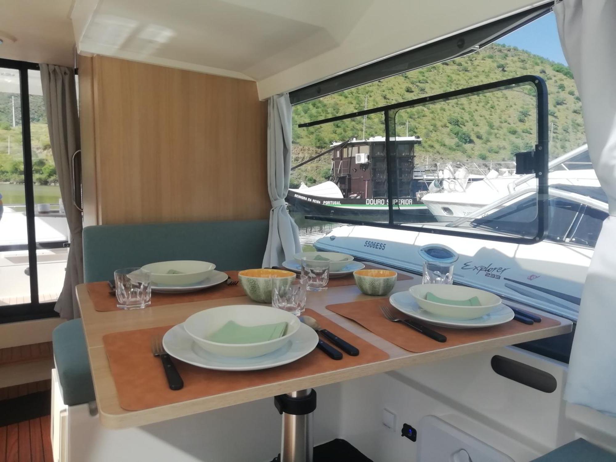 Koolhouse Boat Hotell Vila Nova de Foz Côa Eksteriør bilde