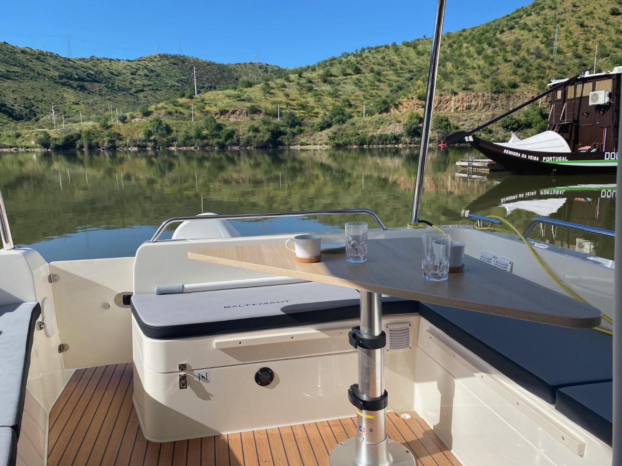 Koolhouse Boat Hotell Vila Nova de Foz Côa Eksteriør bilde